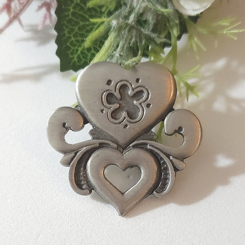 Vintage Double Heart Scroll Design Brooch R Tennesmed Sweden Marked on Back
